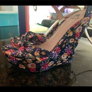 Madison By SHOEDAZZLE shoes